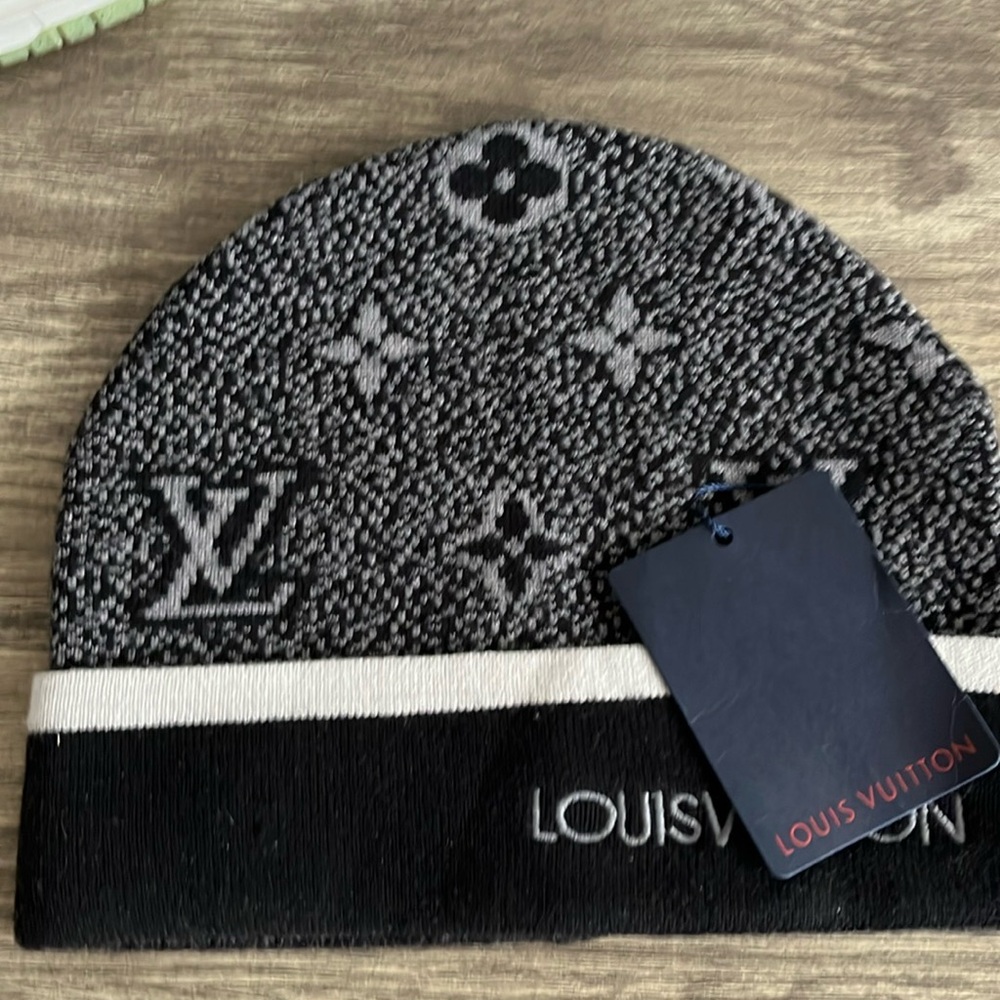 new with Tags! Louis Vuitton Beanie